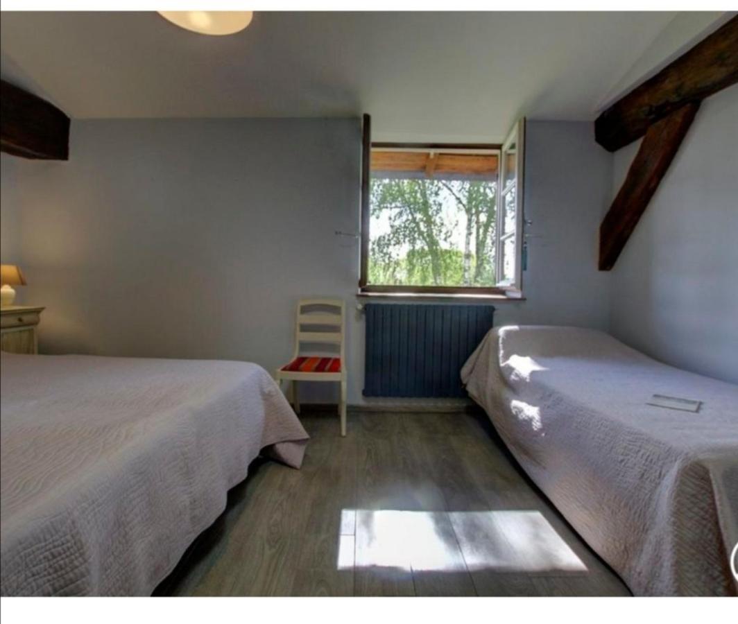 Chambres D'Hotes Les Vignes Montcet Екстериор снимка