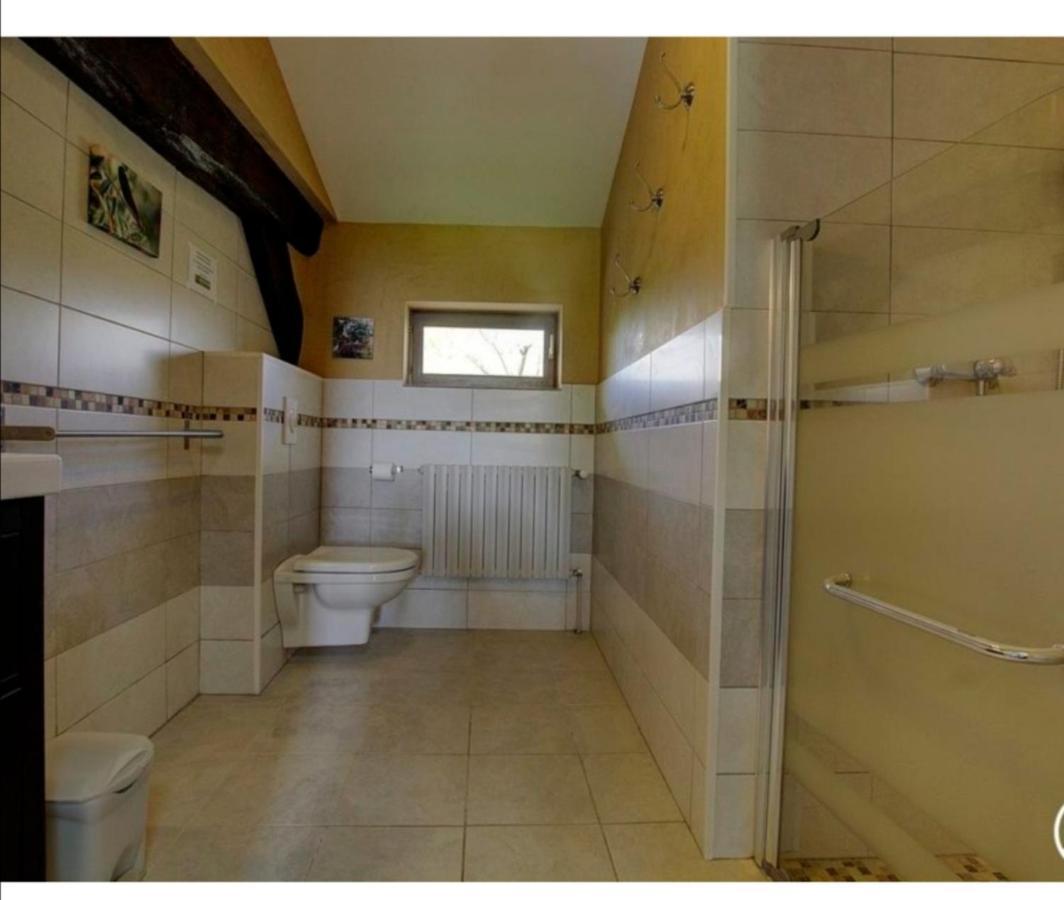Chambres D'Hotes Les Vignes Montcet Екстериор снимка